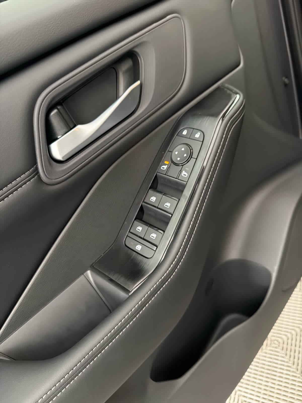 New 2026 Nissan Rogue SV image 24