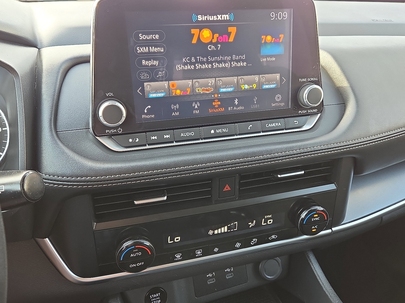 Used 2024 Nissan Rogue SV image 15