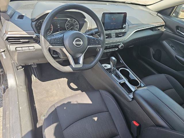 Used 2024 Nissan Altima 2.5 SV FWD image 16