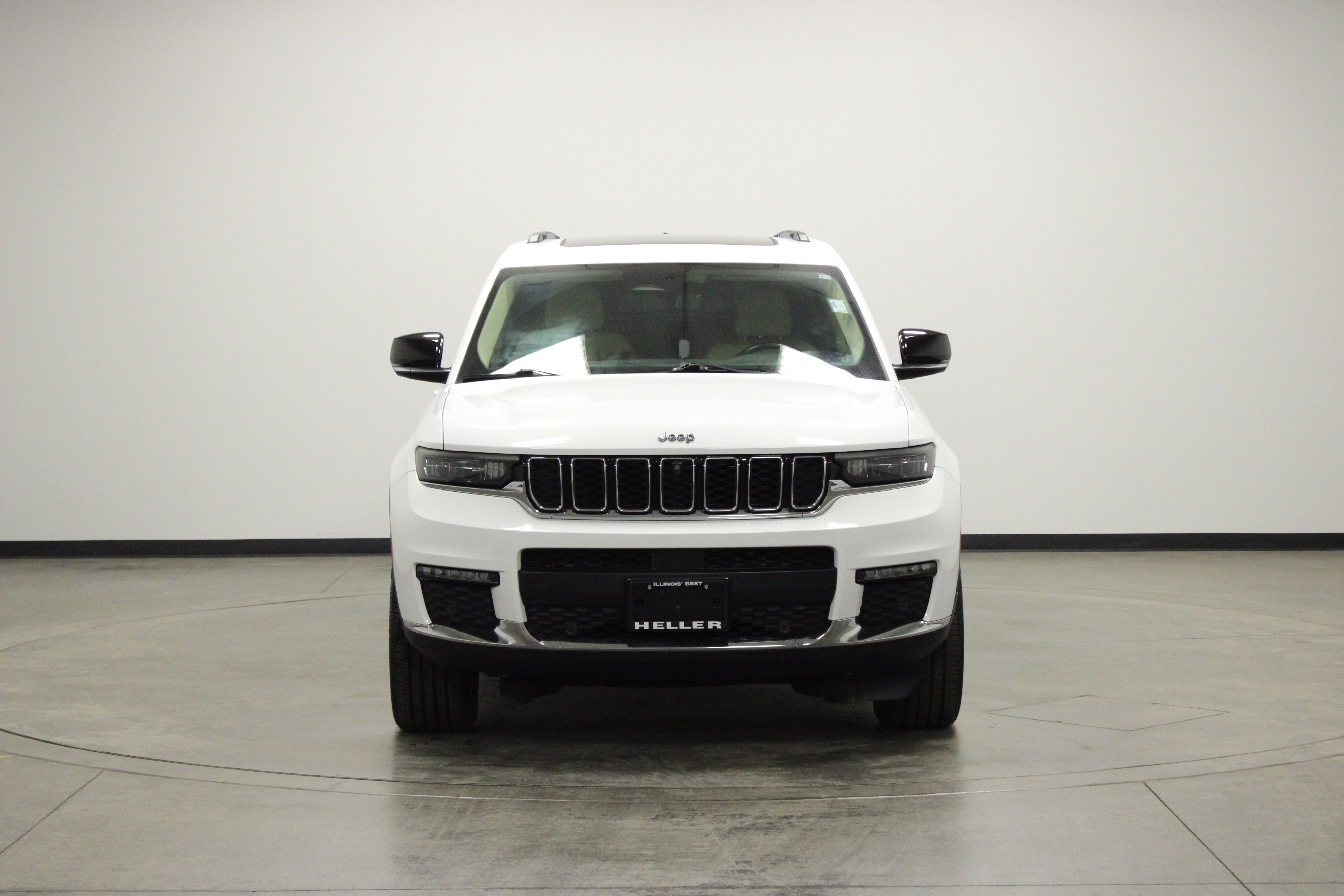 Used 2021 Jeep Grand Cherokee L Limited w/ Luxury Tech Group II image 3