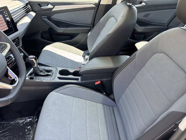 New 2026 Volkswagen Jetta SE FWD image 22