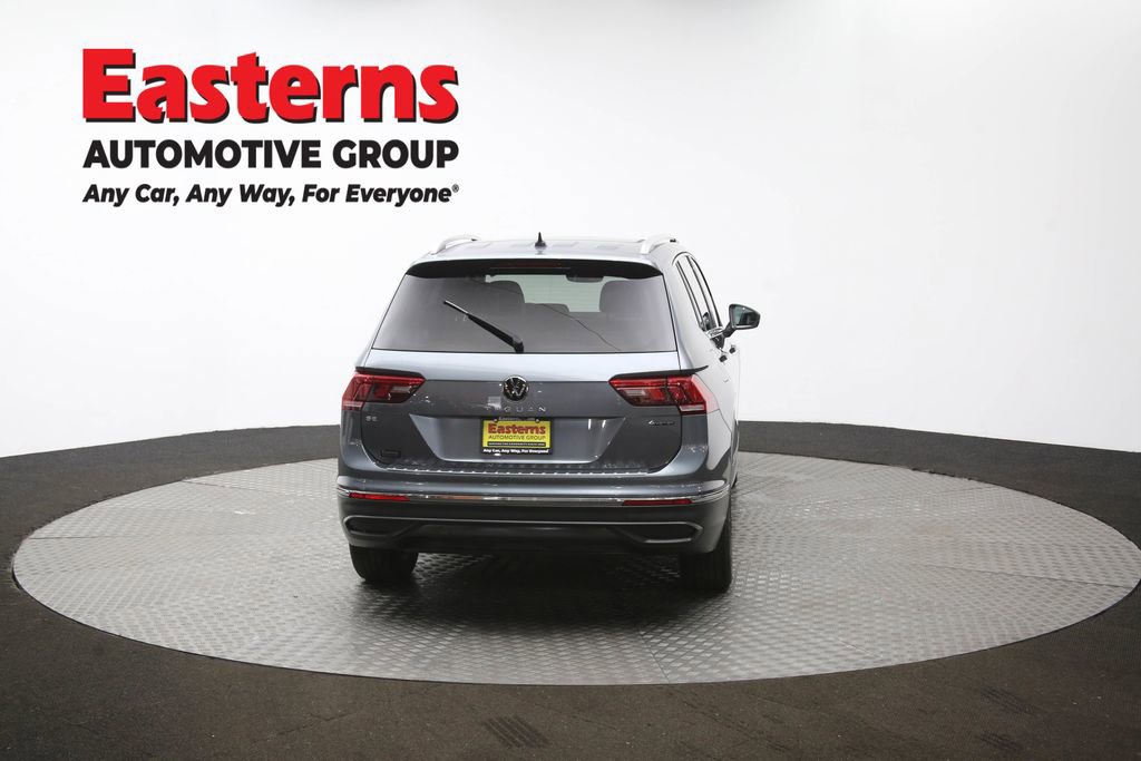 Used 2022 Volkswagen Tiguan SE w/ Panoramic Sunroof Package image 40