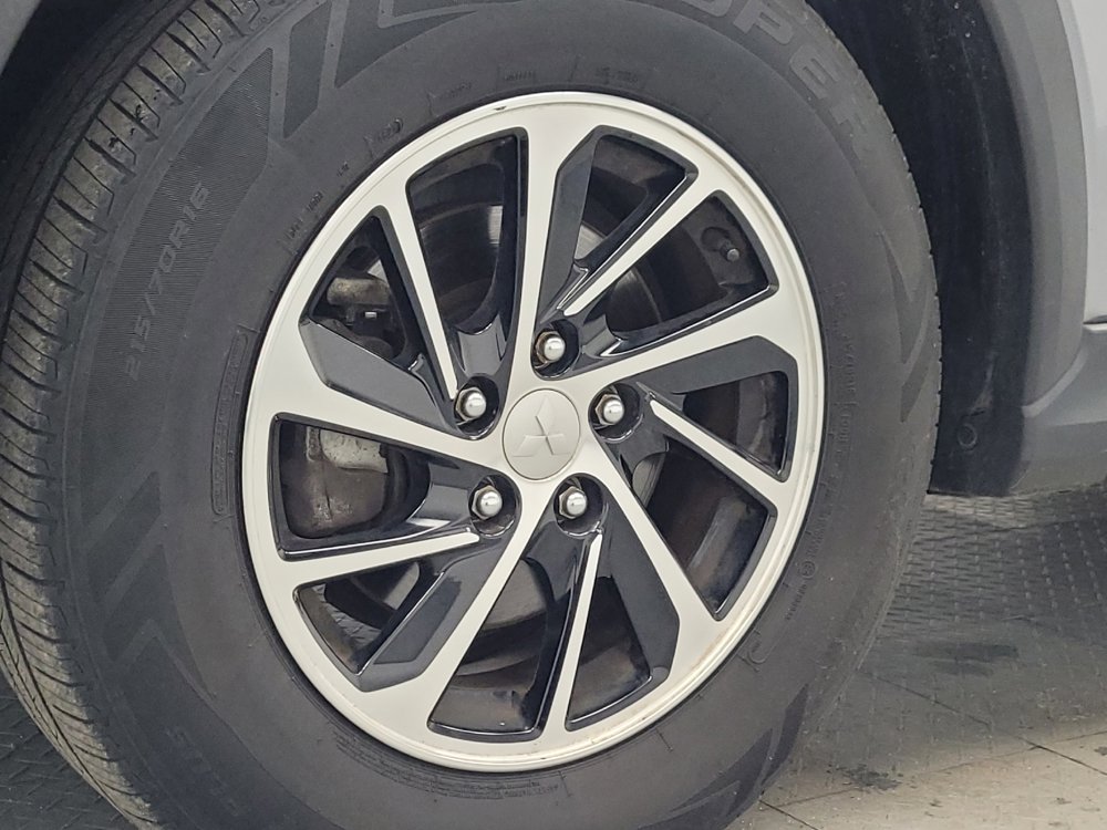 Used 2020 Mitsubishi Eclipse Cross ES FWD image 31
