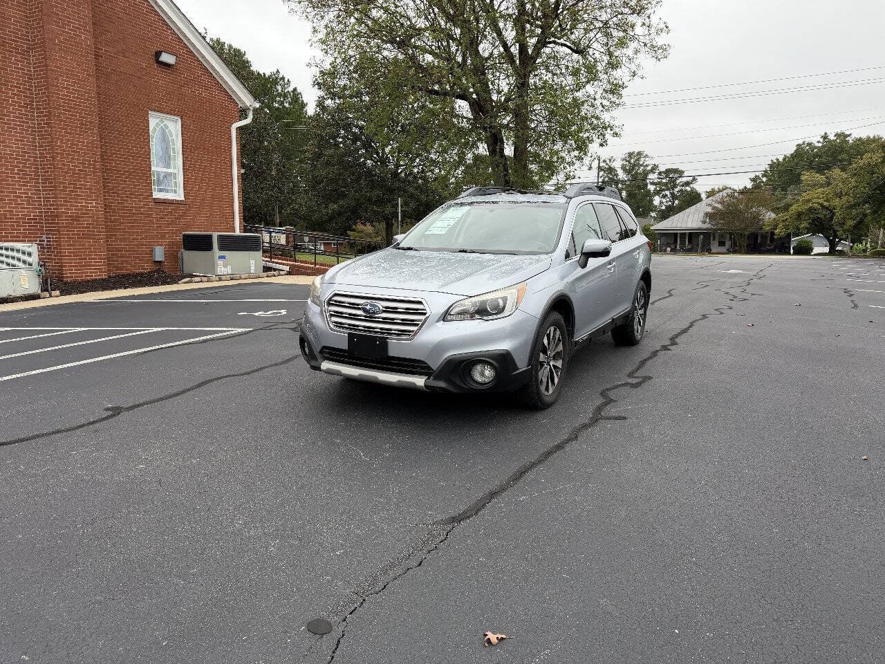 Used 2015 Subaru Outback 2.5i Limited AWD/4WD image 1