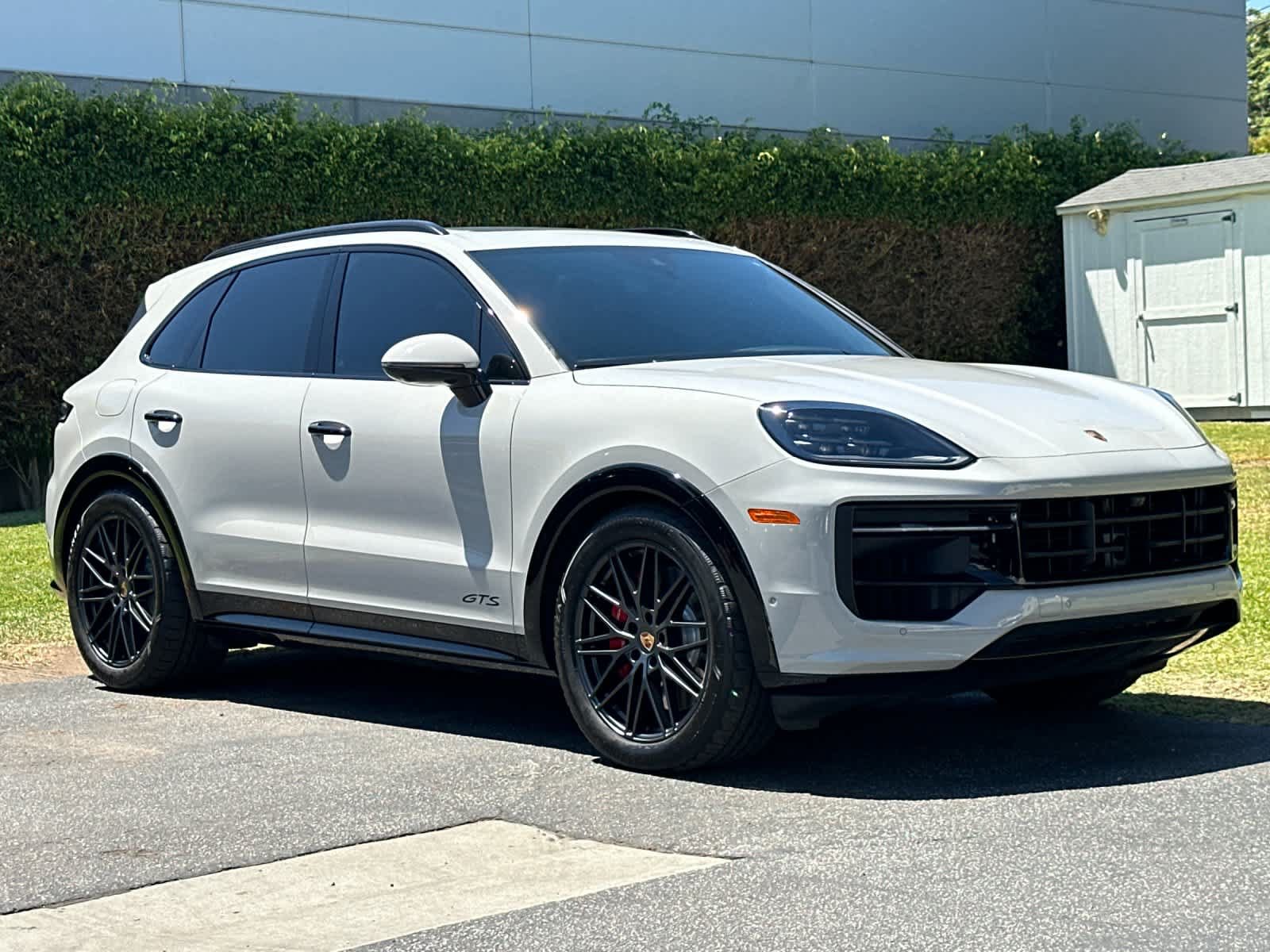 Certified 2025 Porsche Cayenne GTS AWD/4WD image 10
