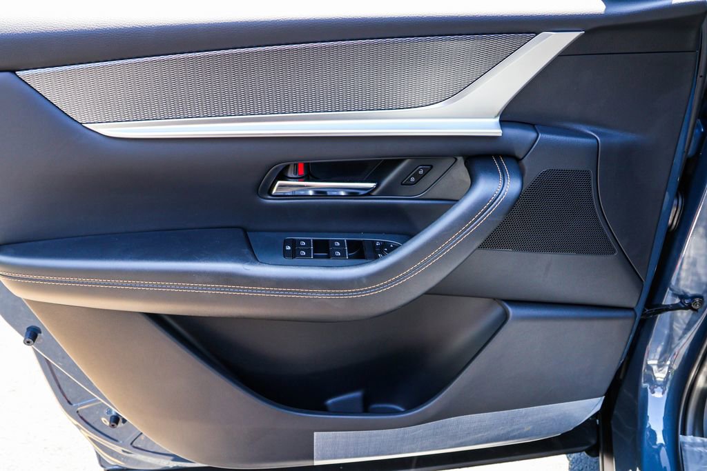 New 2025 MAZDA CX-70 Plug-In Hybrid w/ Premium Pkg image 35
