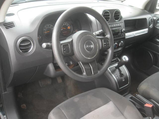 Used 2016 Jeep Compass Sport w/ Power Value Group image 15