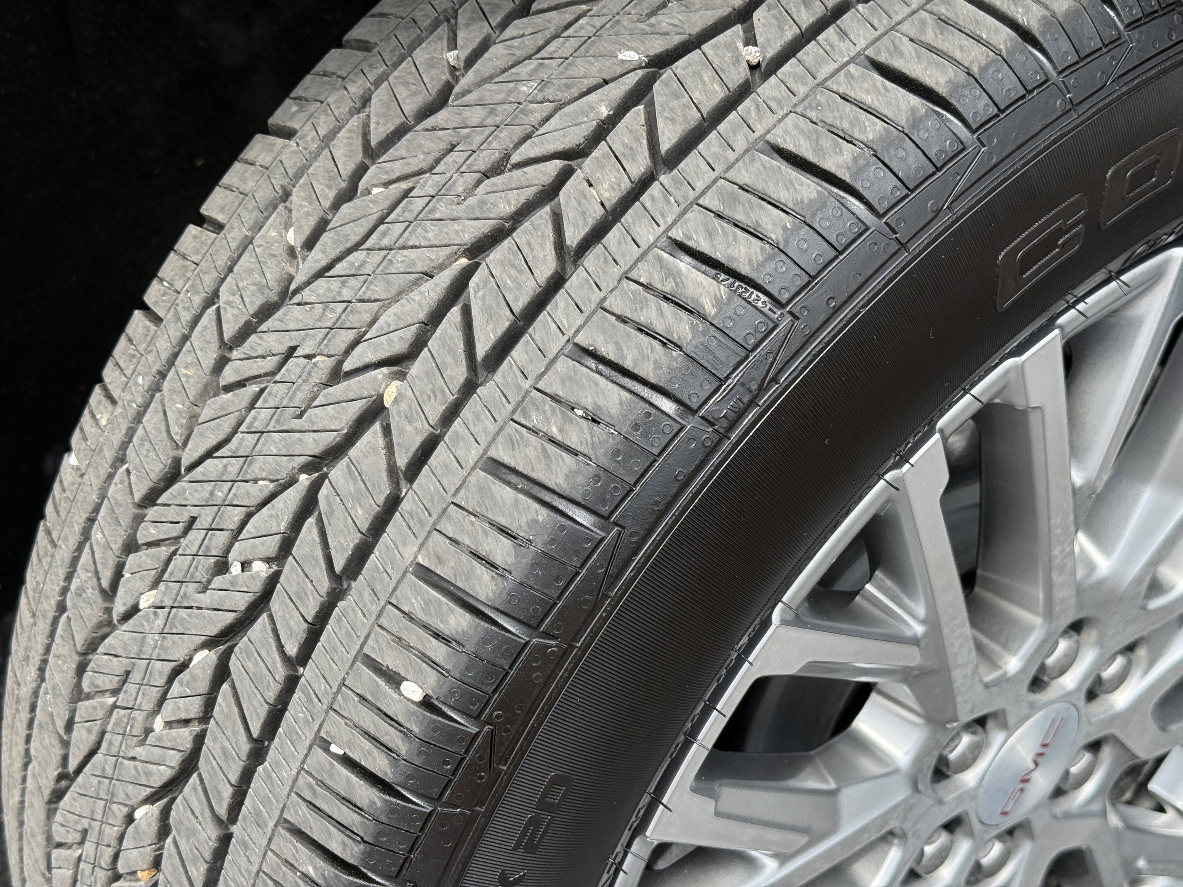 Used 2025 GMC Acadia Denali AWD/4WD image 9