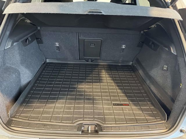 Used 2019 Volvo XC40 T5 Momentum image 18