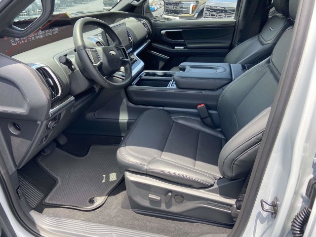 New 2026 Ford Expedition Platinum w/ Stealth Appearance Package AWD/4WD image 8