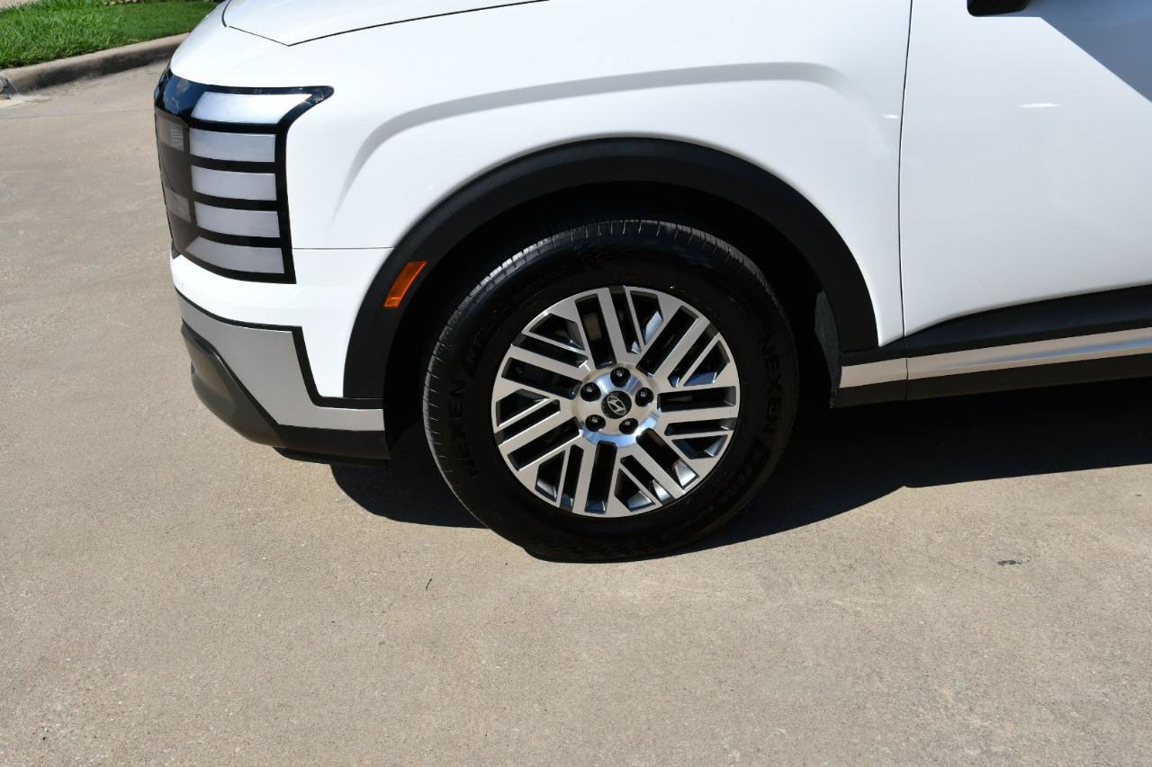 Used 2026 Hyundai Palisade SEL FWD image 4