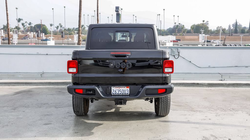 Used 2023 Jeep Gladiator Sport AWD/4WD image 8