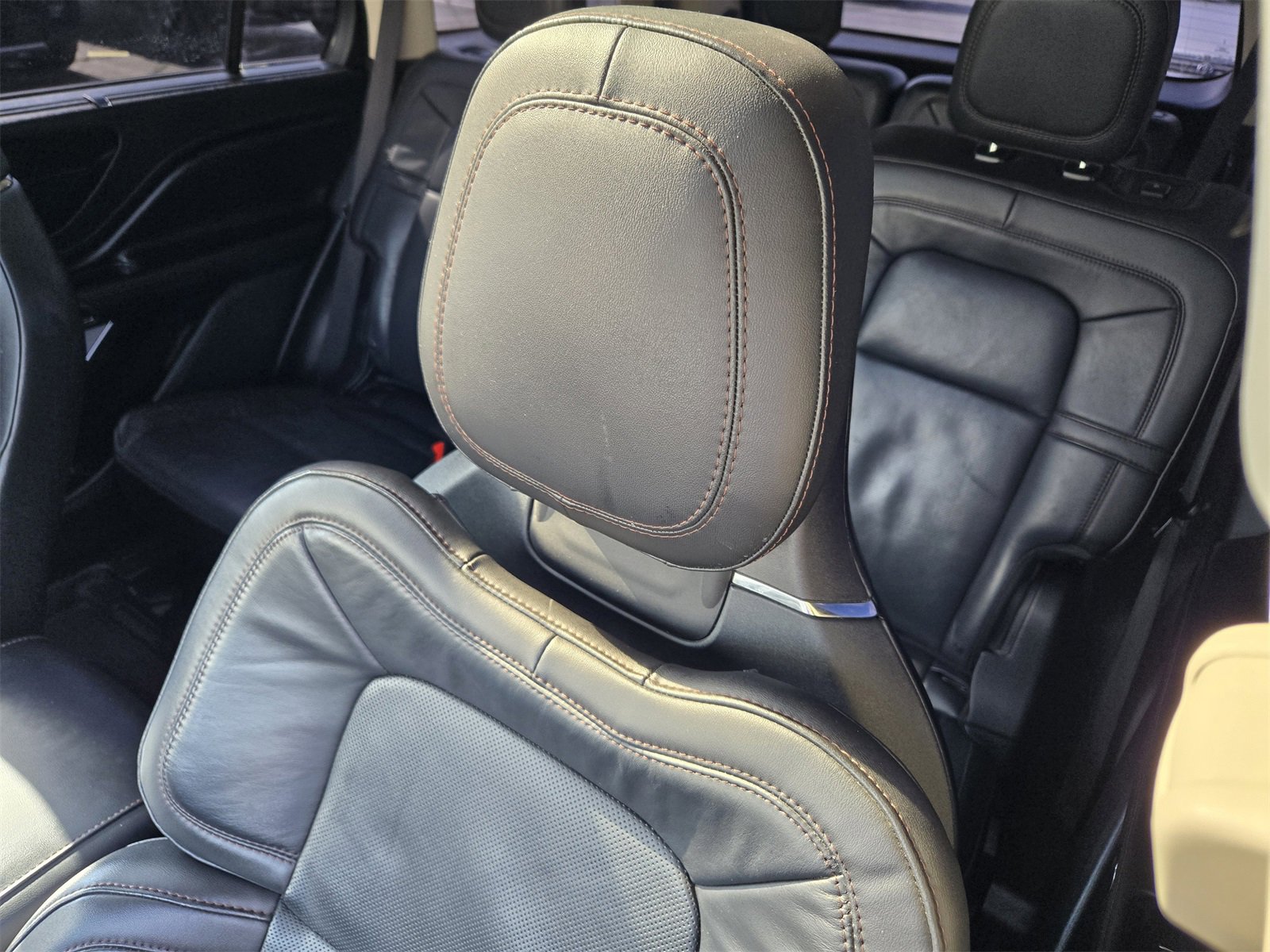 Used 2022 Lincoln Aviator Reserve w/ Equipment Group 201A image 22