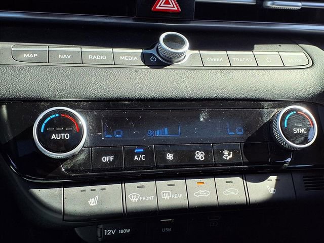 Used 2025 Hyundai Elantra Limited image 22