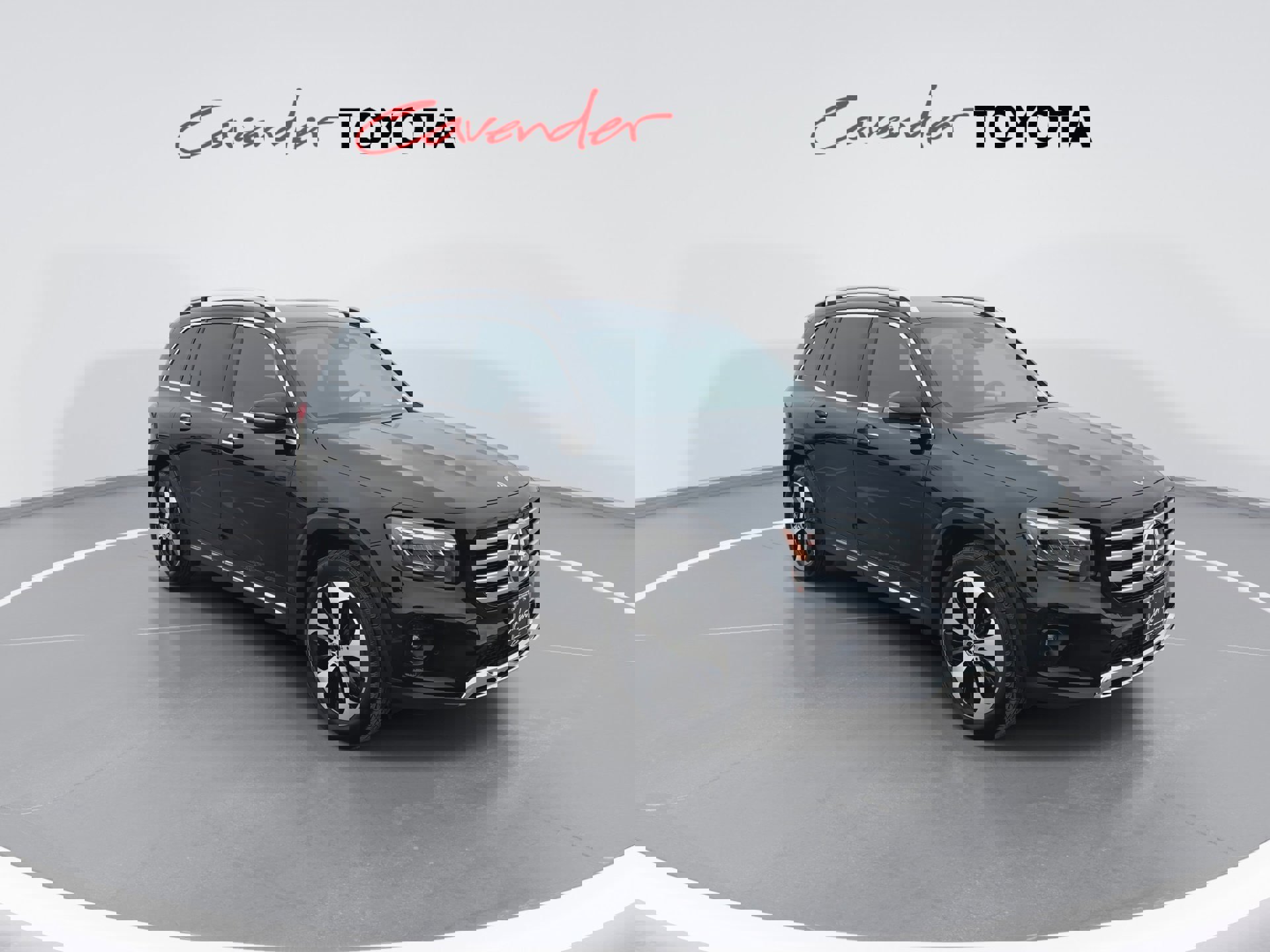 Used 2024 Mercedes-Benz GLB 250 image 2