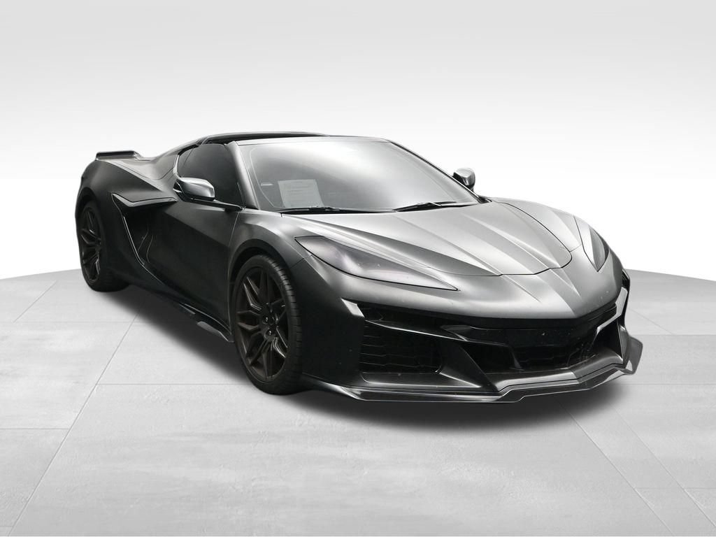 Used 2024 Chevrolet Corvette Z06 RWD image 7