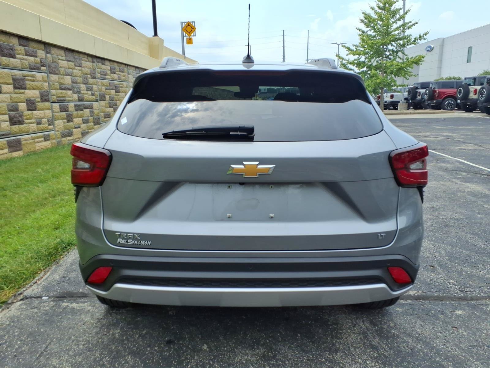 Used 2024 Chevrolet Trax LT w/ Driver Confidence Package FWD image 9