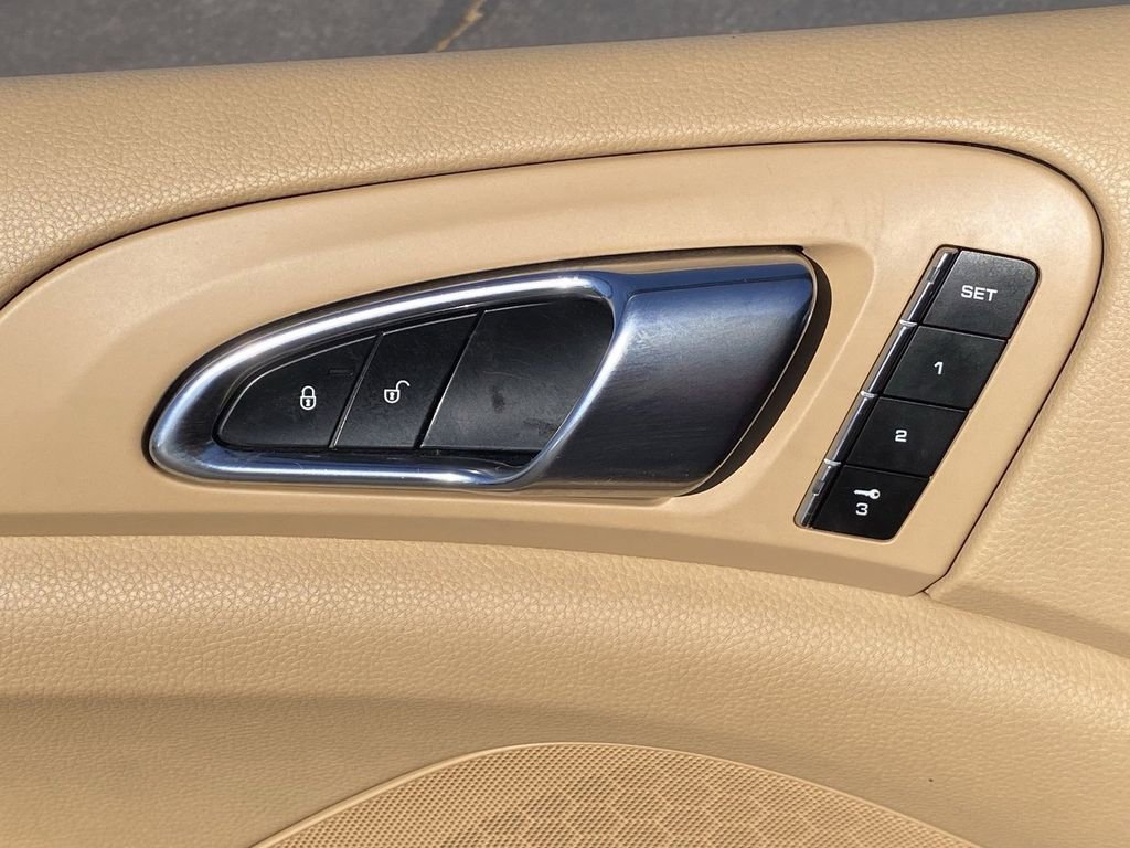 Used 2014 Porsche Cayenne S AWD/4WD image 20
