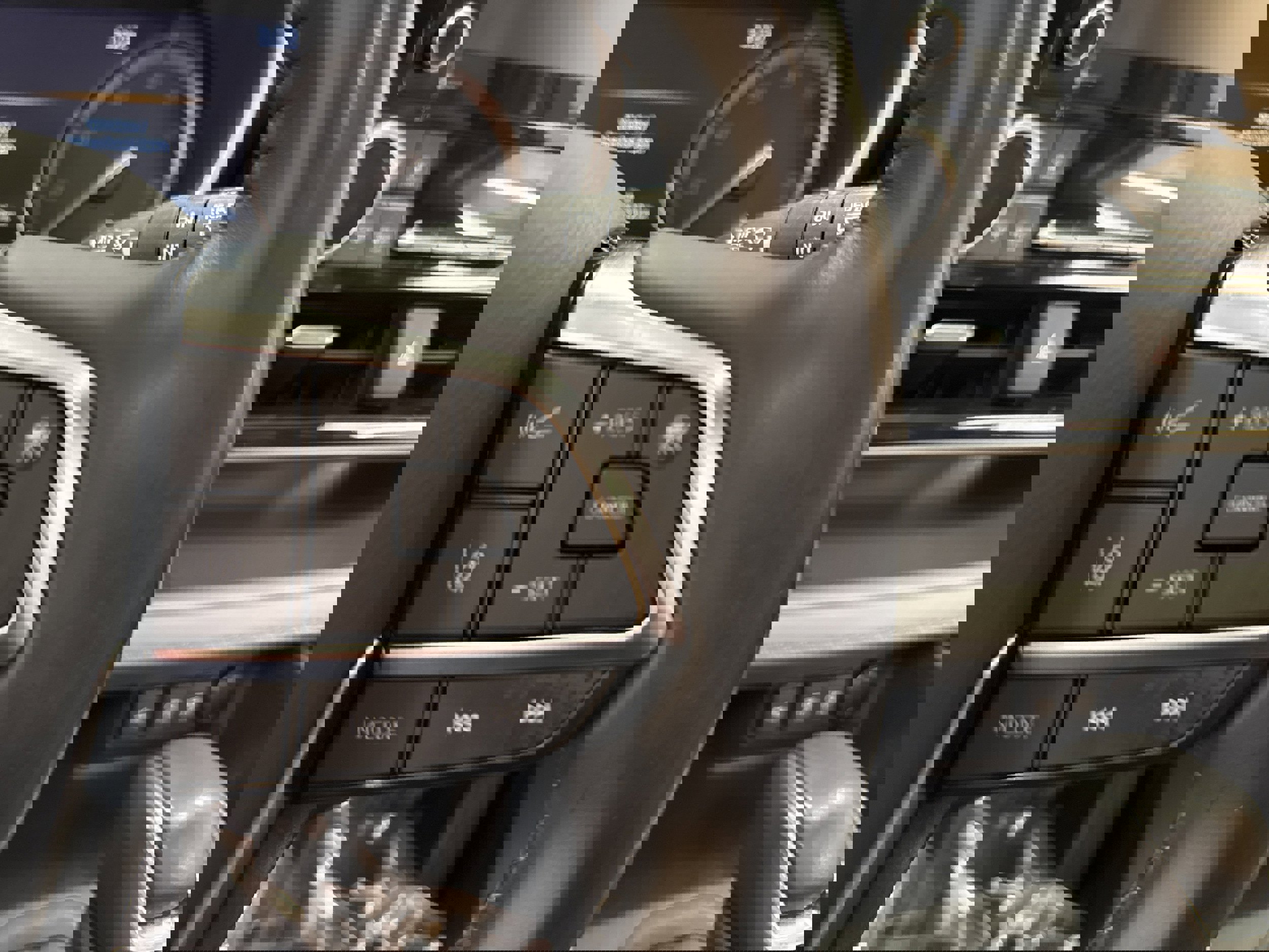 Used 2021 Toyota Highlander XLE image 34