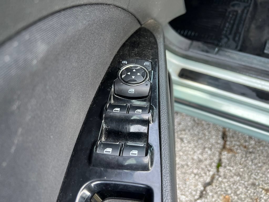 Used 2014 Ford Fusion SE FWD image 17