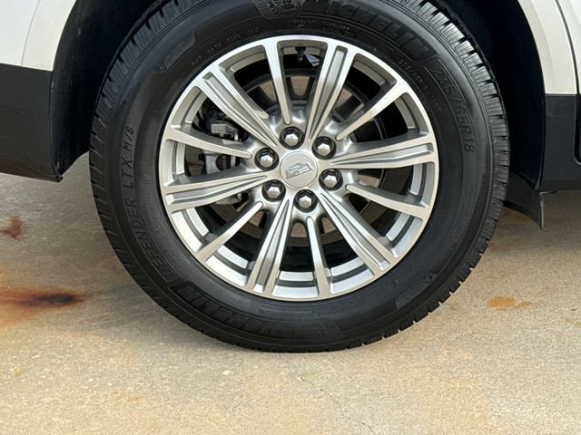 Used 2018 Cadillac XT5 Luxury w/ Driver Awareness Package FWD image 9