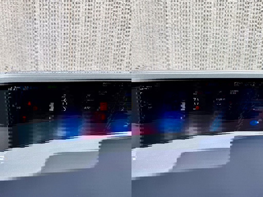 New 2025 Lincoln Nautilus Premier w/ Equipment Group 102A image 25