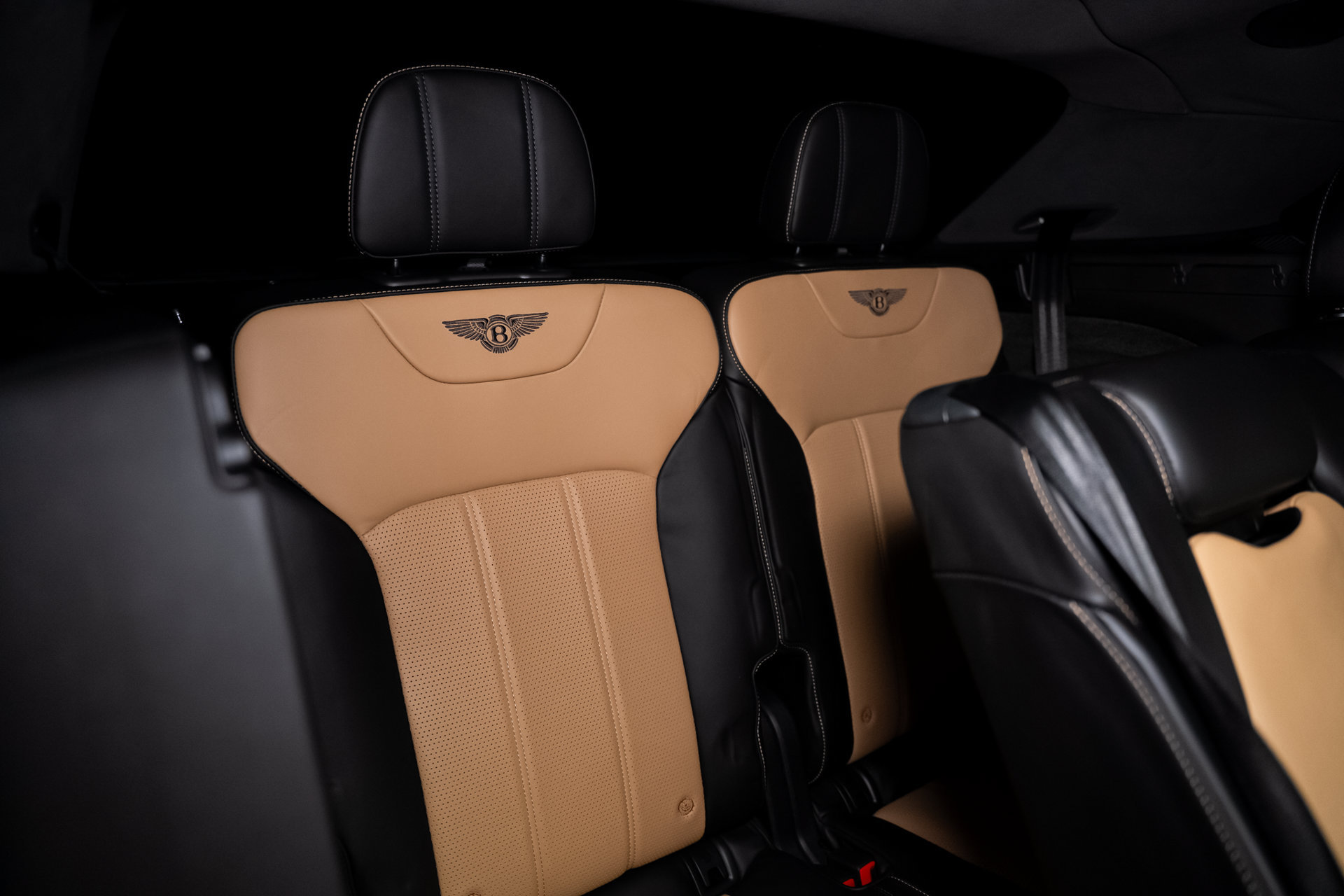 Used 2018 Bentley Bentayga AWD/4WD image 65