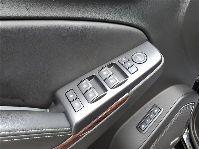 Used 2018 GMC Yukon XL SLT image 11