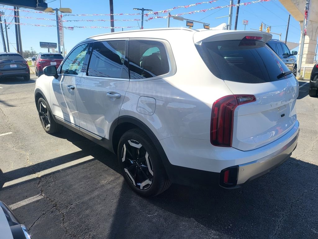 Used 2025 Kia Telluride S image 11