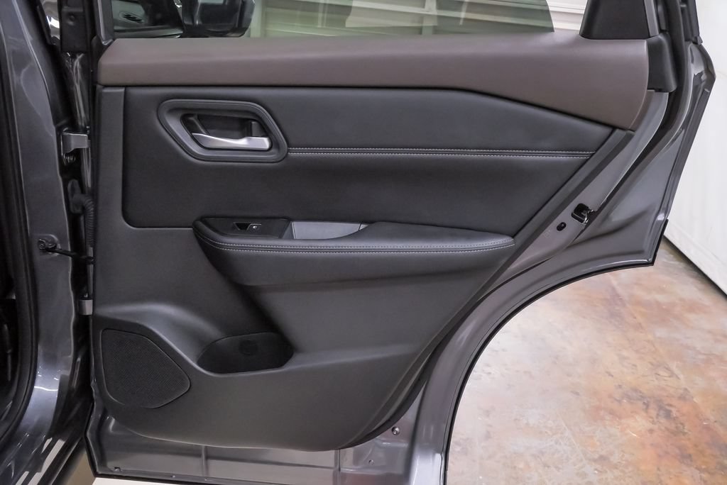 Used 2023 Nissan Rogue SL FWD image 29