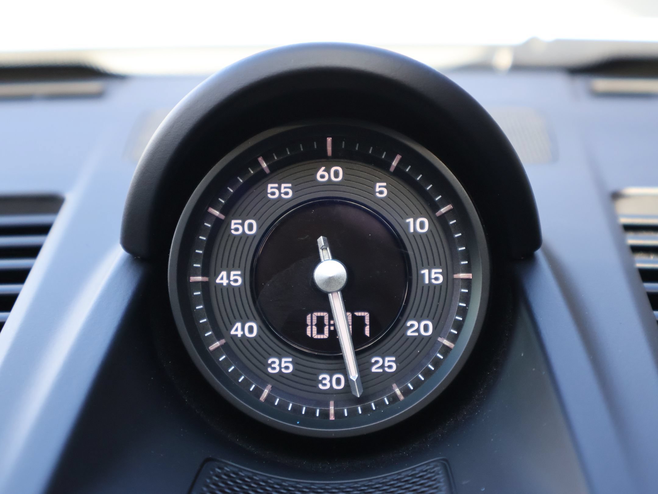 Certified 2025 Porsche 911 Carrera T RWD image 23