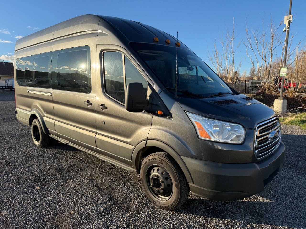 Used 2017 Ford Transit 350 XLT image 9