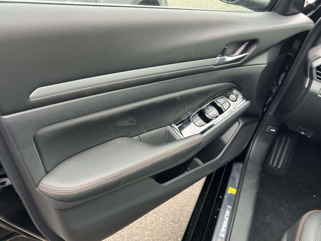 New 2025 Nissan Altima 2.5 SR image 27