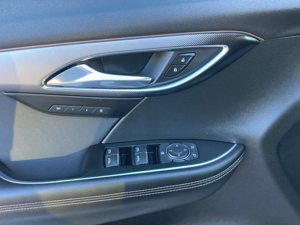 Certified 2025 Buick Envision Sport Touring image 20