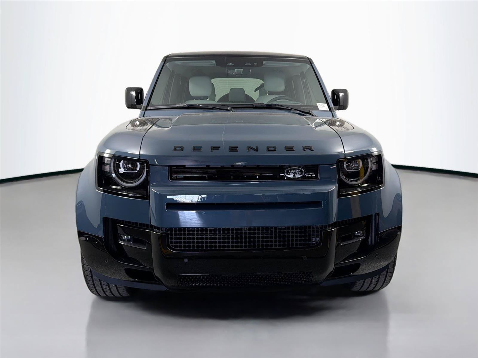 New 2026 Land Rover Defender 110 X-Dynamic SE AWD/4WD image 2