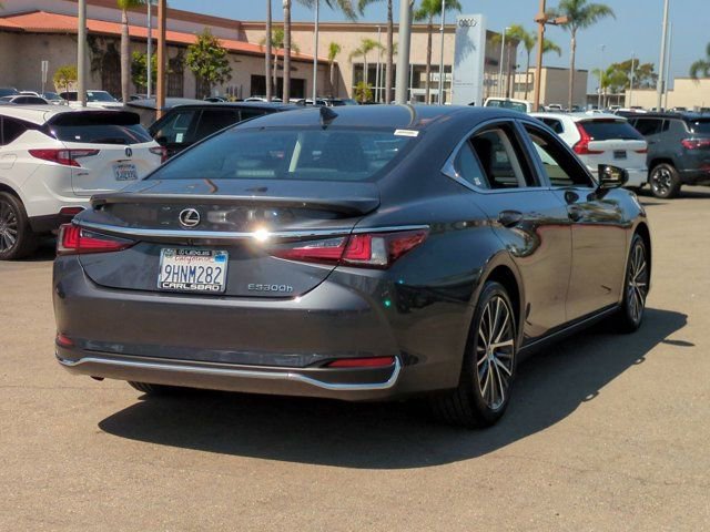 Used 2024 Lexus ES 300h w/ Premium Package image 5