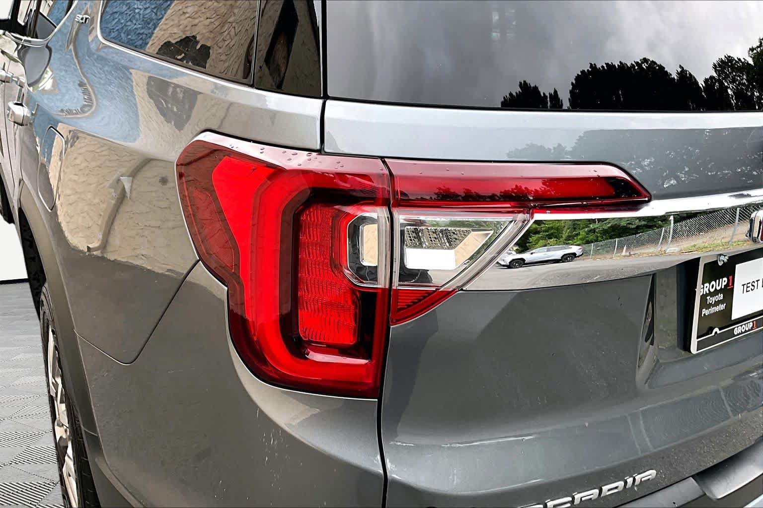 Used 2021 GMC Acadia SLT w/ LPO, Floor Liner Package FWD image 29