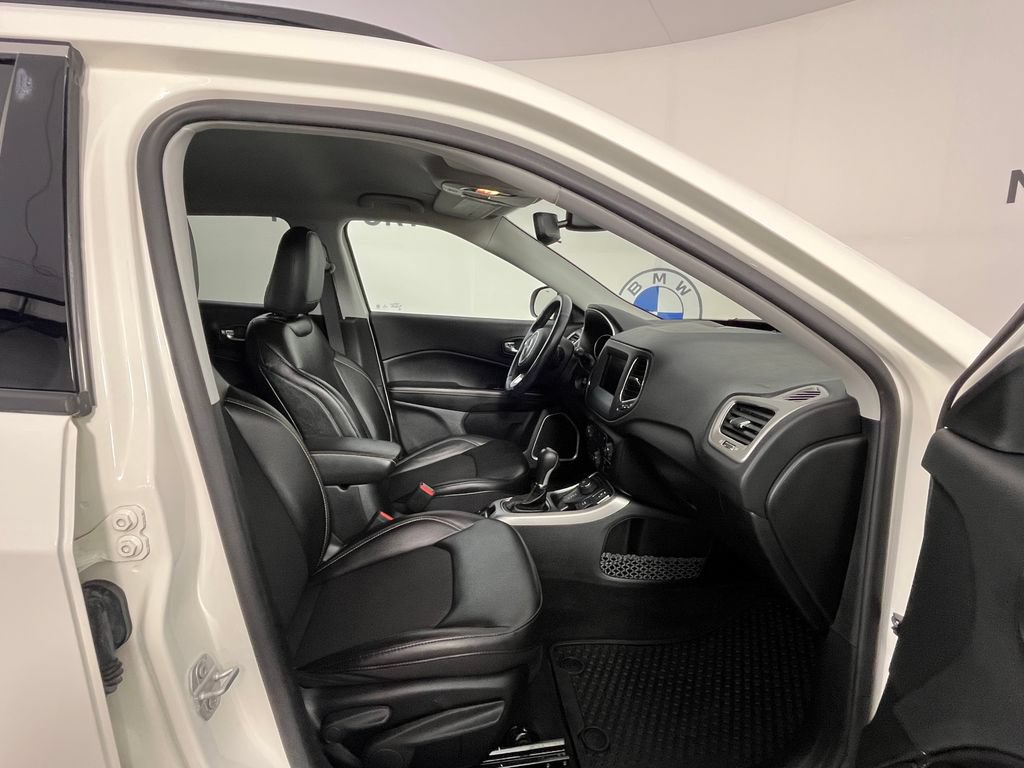 Used 2020 Jeep Compass Latitude w/ Cold Weather Group AWD/4WD image 24