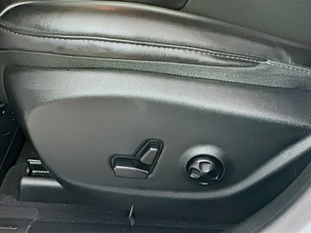 Used 2020 Jeep Cherokee Trailhawk w/ Cold Weather Group image 21