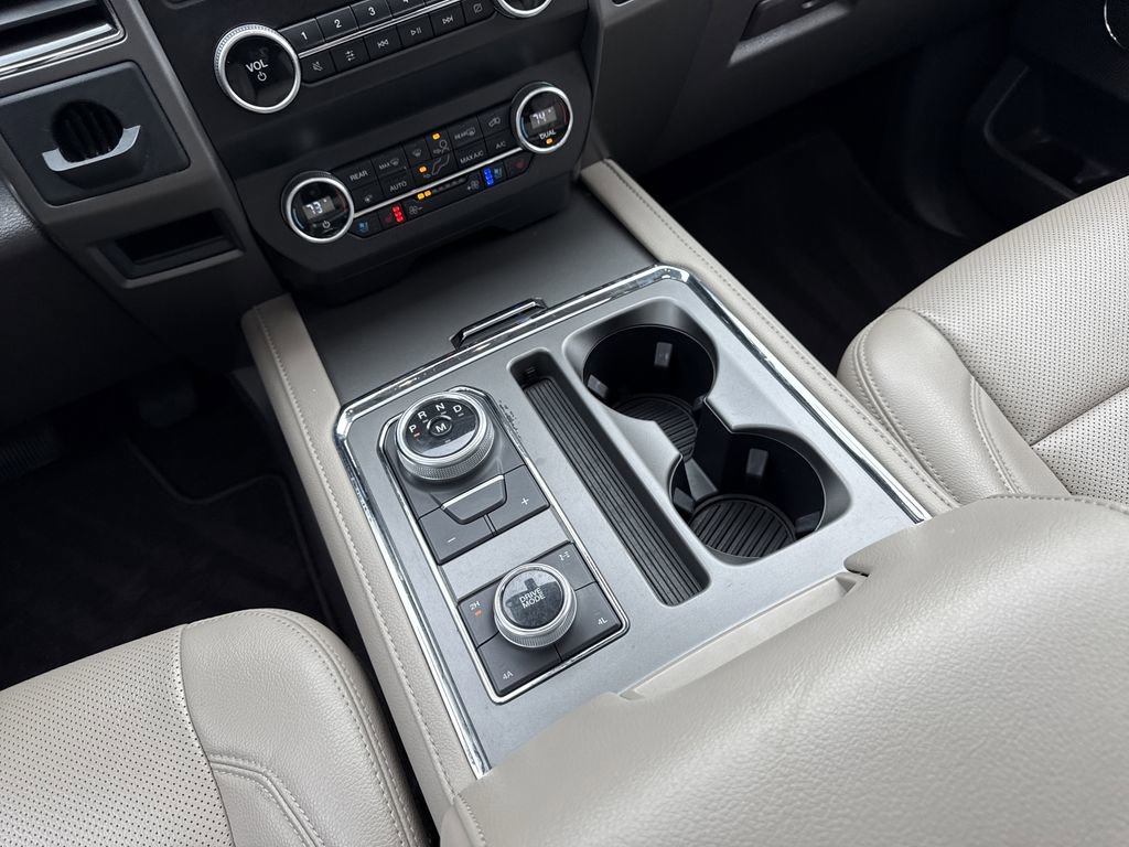 Used 2021 Ford Expedition XLT image 14