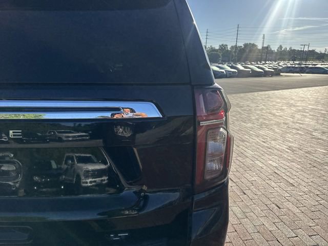 Used 2022 Chevrolet Tahoe LT w/ Luxury Package RWD image 11
