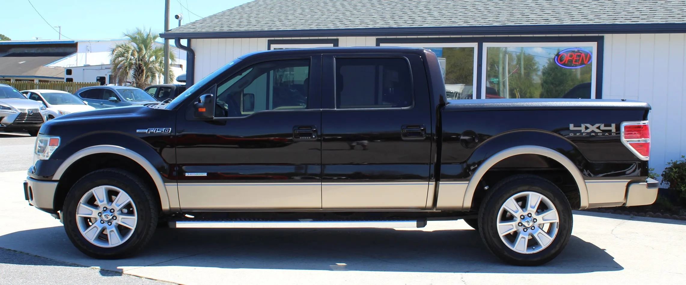 Used 2013 Ford F150 Lariat w/ Luxury Equipment Group image 2