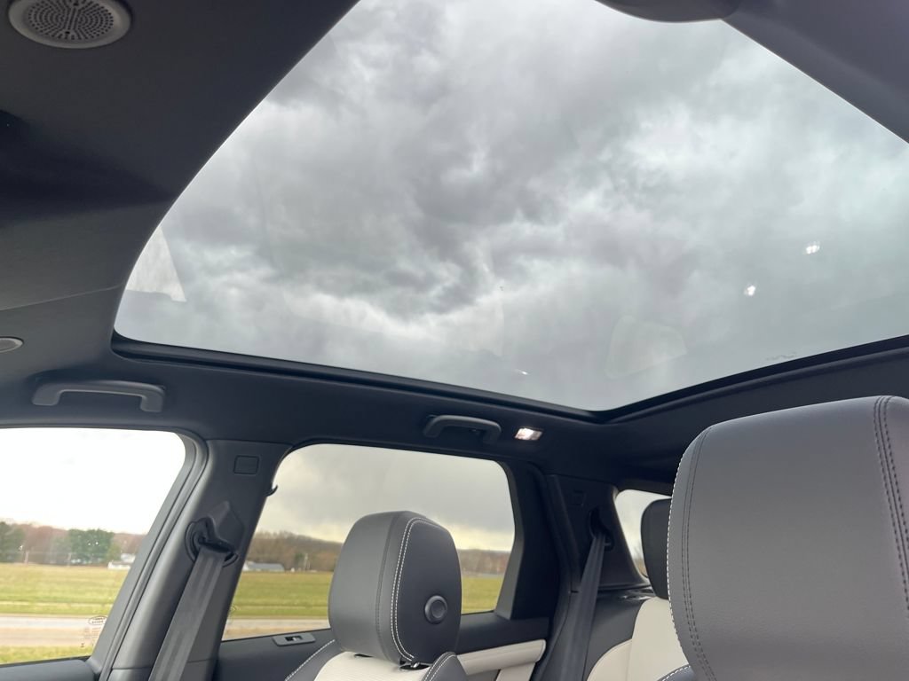 New 2026 Land Rover Discovery Sport Landmark AWD/4WD image 18