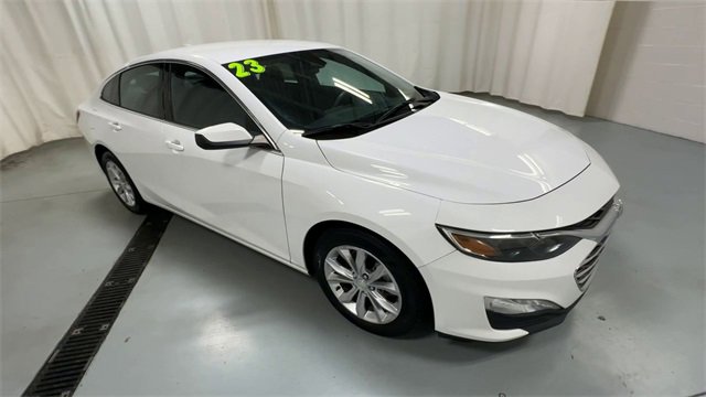 Used 2023 Chevrolet Malibu LT image 2