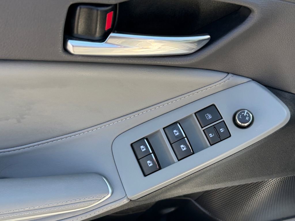 Certified 2020 Toyota Avalon XLE w/ Moonroof Package image 11