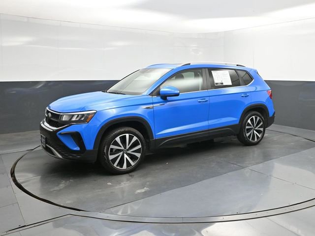Certified 2023 Volkswagen Taos SE w/ Panoramic Sunroof Package