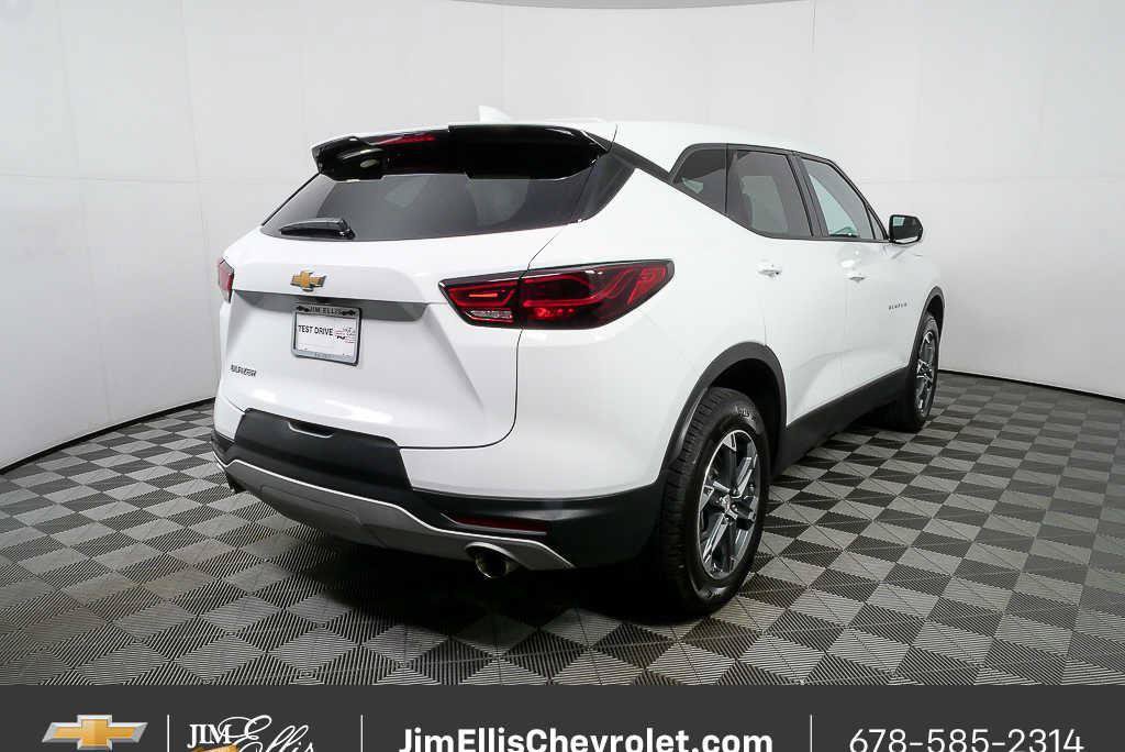Certified 2025 Chevrolet Blazer LT FWD image 3