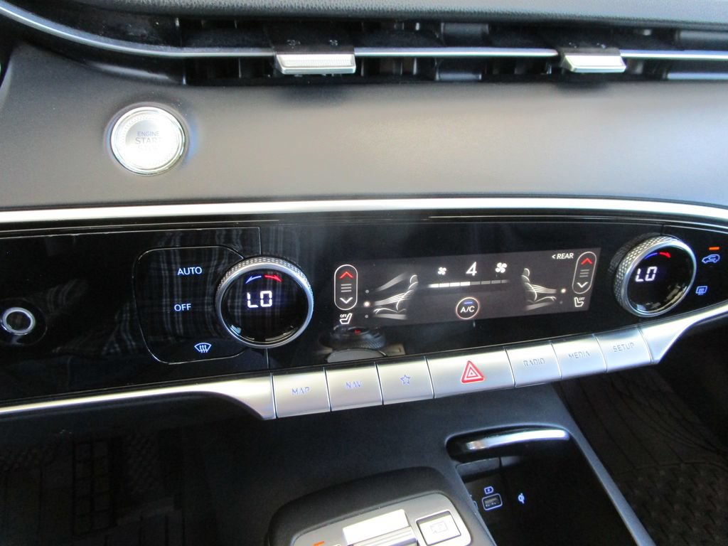 Used 2025 Genesis GV70 2.5T AWD/4WD image 34