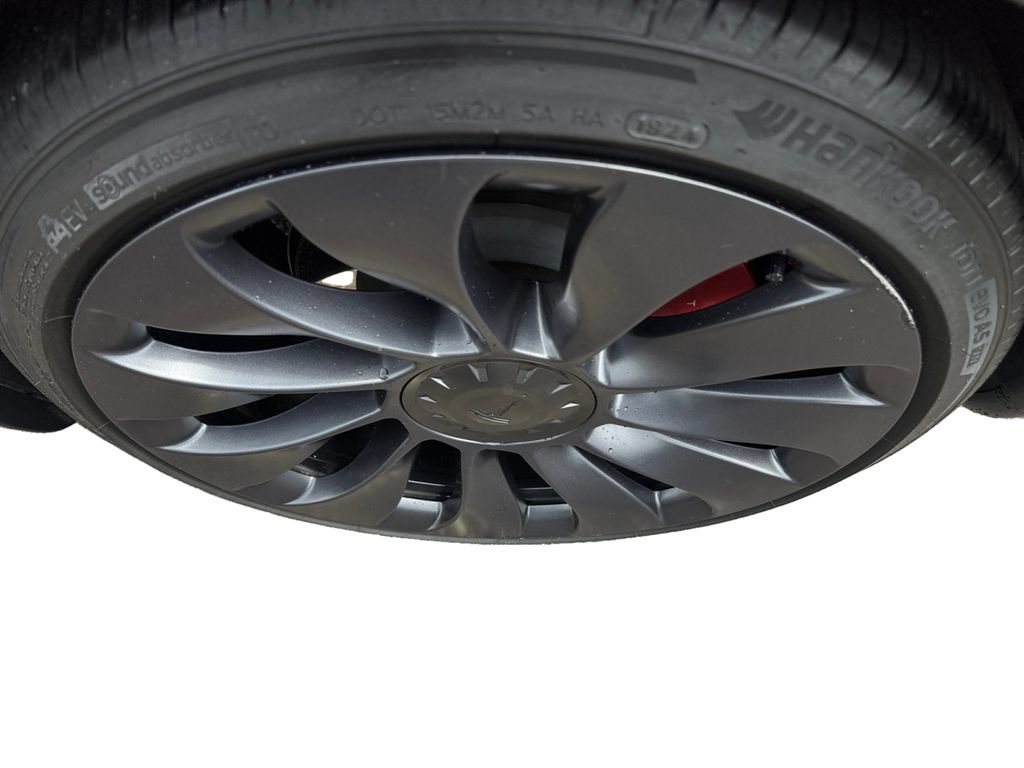Used 2024 Tesla Model Y Performance AWD/4WD image 14