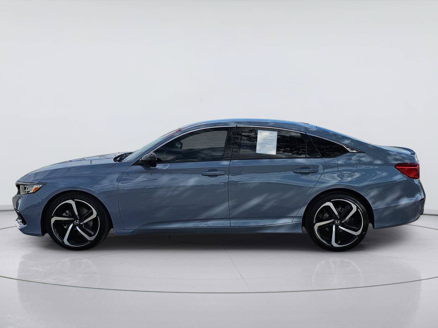 Used 2022 Honda Accord Sport image 2